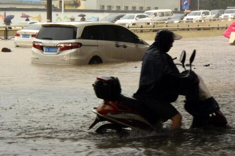 China: al menos 25 muertos y 200.000 evacuados por inundaciones