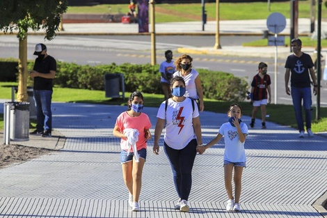 El barbijo dejará de ser obligatorio al aire libre esta semana en la Ciudad de Buenos Aires