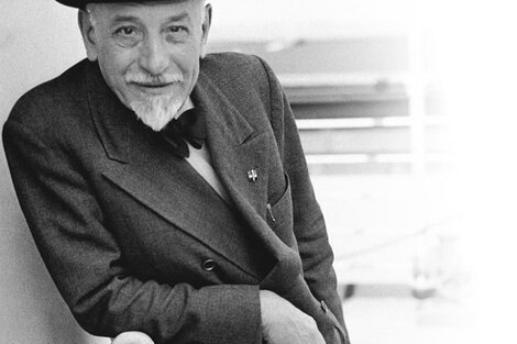 Apo lee el cuento "Una jornada", de Luigi Pirandello