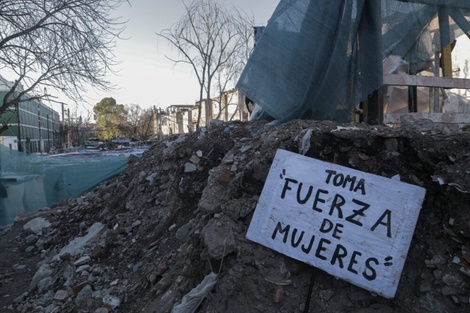 A un mes del desalojo a mujeres en la Villa 31, casi ninguna familia fue asistida y la Ciudad paga subsidios insuficientes