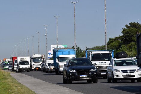 Postal de verano: las rutas hacia la Costa Atlántica con intenso caudal de autos