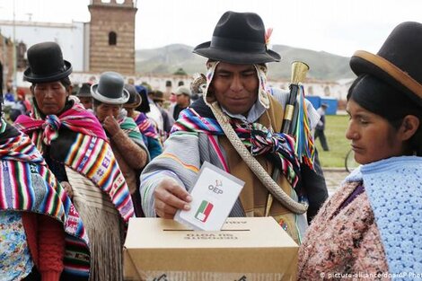 Bolivia define en segunda vuelta los gobernadores de cuatro departamentos