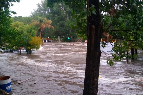 Feroz temporal en Córdoba: ríos desbordados, casas arrancadas y evacuados