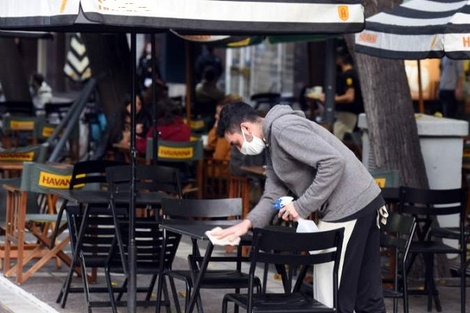 Nueva etapa de la cuarentena en la Ciudad: los bares y restaurantes podrán tener mesas en la calle