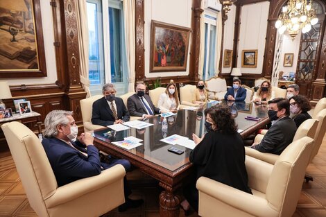 Alberto Fernández recibió a la comisión que elaborará proyectos de producción de vacunas nacionales