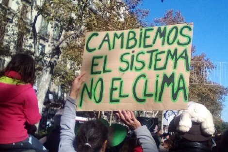 Organizaciones ecologistas marcharon a Plaza de Mayo y realizarán un acampe hasta el domingo