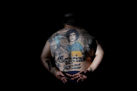 Con El Diez en la piel: furor por los tatuajes en homenaje a Diego Maradona tras su muerte