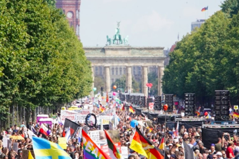 Alemania: Nueva marcha anticuarentena y negacionista en Berlín contra las restricciones del coronavirus