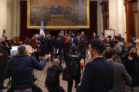 Tensión en Diputados: detuvieron a un manifestante que quiso entrar al Congreso con un arma