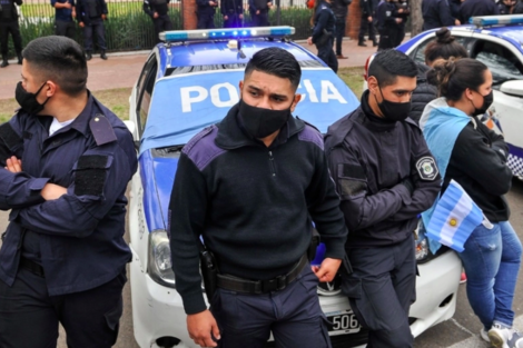 Conflicto en la Bonaerense: "El que fue a una manifestación armado tiene que ser sancionado", dijo el diputado D´Onofrio