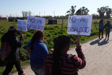 Toma de tierras en Guernica: Denuncian que "grupos violentos" no dejan entrar a las autoridades dentro del predio