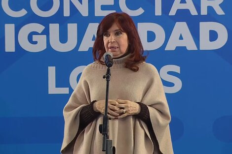 Cristina Kirchner: "Vamos a vacunar a todos los argentinos pese a todo el bombardeo mediático"