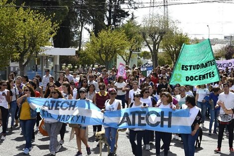 Chubut: Trabajadores estatales y jubilados reclaman el pago de salarios