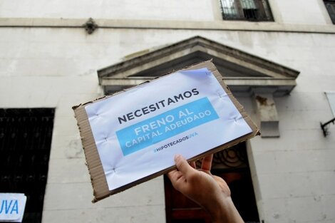 Hipotecados UVA exigen respuestas por el ministerio de Desarrollo y Hábitat