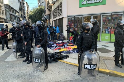 Once: reabrieron los locales y la Policía de la Ciudad detuvo a tres trabajadores senegaleses