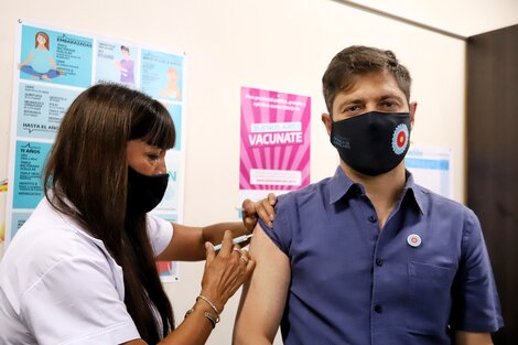 Axel Kicillof se vacunó contra el coronavirus y aseguró que es el "principio del fin de la pandemia"