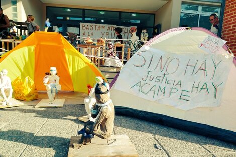 Protesta contra Larreta en la escuela Rogelio Yrurtia