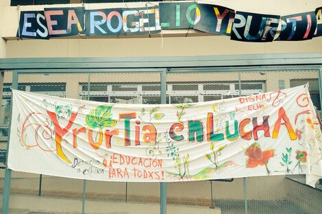 Continúa la protesta en la escuela Yrurtia y el Gobierno de la Ciudad mandó policías