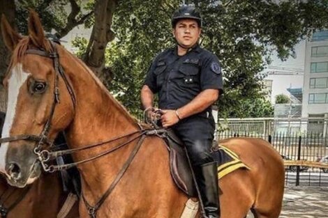 Sabina Frederic encabezó un homenaje a Juan Pablo Roldán, el policía asesinado en Palermo