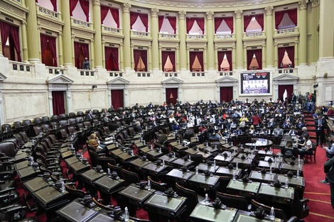 Víctor Hugo, lapidario con la oposición: "Son atroces, mentirosos y serviles"