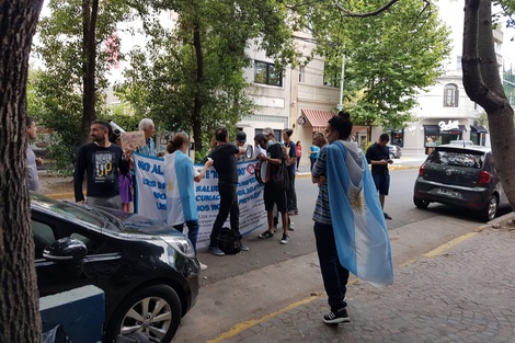 Víctor Hugo, indignado con el ataque de nazis antivacunas a periodistas: "Son hijos de la violencia de la derecha"