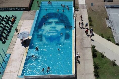 Realizaron un homenaje subacuático a Diego Maradona en Mar del Plata