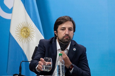 Nicolás Kreplak instó a "cambiar los barbijos" de tela por "unos de calidad"