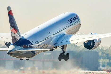 Protesta de trabajadores de Latam en el aeropuerto de Ezeiza