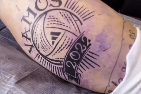 ¿Real o fake? ¿Messi se tatuó la pelota del Mundial de Qatar 2022?