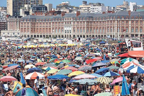 Augusto Costa: "la postal típica de Mar del Plata no puede repetirse este verano"