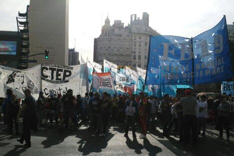 Movimientos populares marchan mañana jueves por una “cuarentena sin hambre”