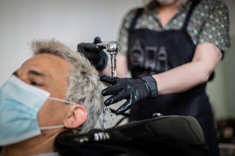 El gremio de peluqueros presentó un protocolo para volver a la actividad