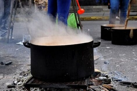 Mil ollas populares contra el hambre y la violencia de género