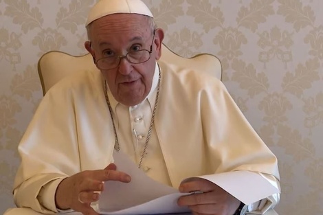 El Papa Francisco dijo que "no se puede vivir de subsidios" y lanzó un pedido a los empresarios