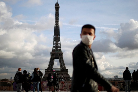 París suspende los clásicos festejos de fin de año por el "recrudecimiento de la pandemia"