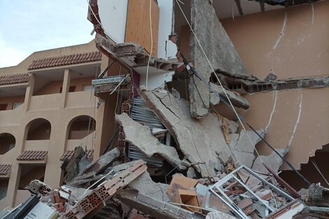 España: se derrumbó un edificio de tres pisos en Peñíscola y hay personas atrapadas