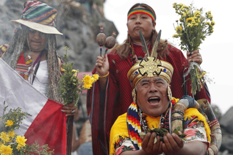 Perú: chamanes y curanderos se juntaron para pedirle a la "pachamama" que acabe con la pandemia