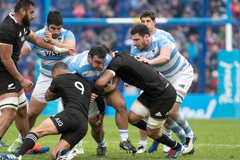 El dt del equipo de rugby de la Villa 31: "Me entristeció el homenaje a Diego de los Pumas"