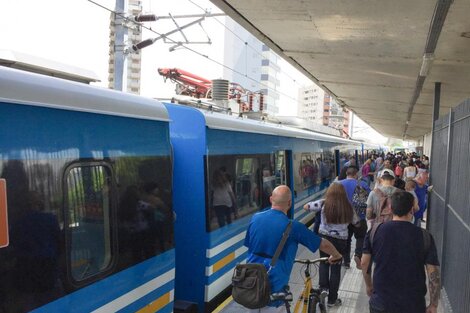Malestar entre los usuarios por el colapso del tren roca