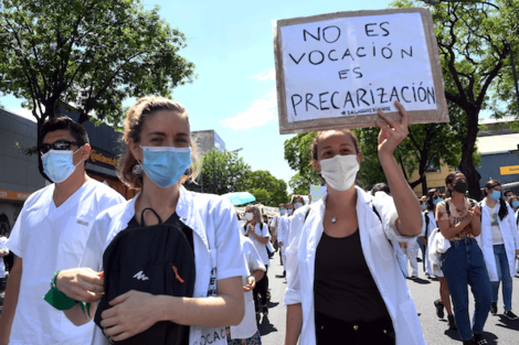 Trabajadores de la sanidad recibirán un aumento salarial del 45 por ciento