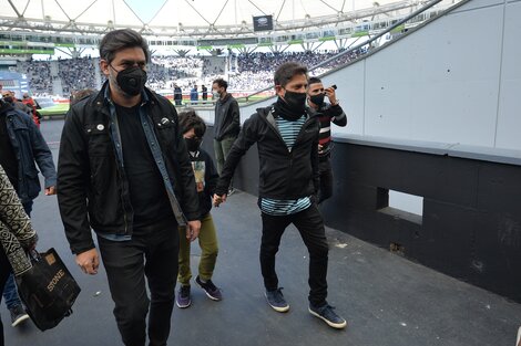 Axel Kicillof celebró la vuelta del público a los estadios: "Queremos que sea otra vez una fiesta familiar"