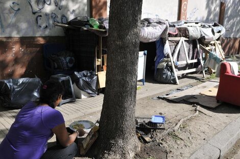 Reclaman que la Ciudad vacune contra el coronavirus a personas en situación de calle