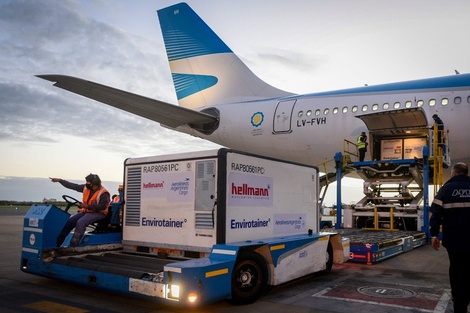 Llegó un vuelo de Aerolíneas Argentinas con 768.000 dosis de la vacuna Sinopharm