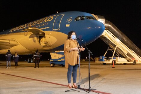 Carla Vizzotti: "Estamos trabajando para que esta semana sigan llegando vacunas Sputnik V del segundo componente"