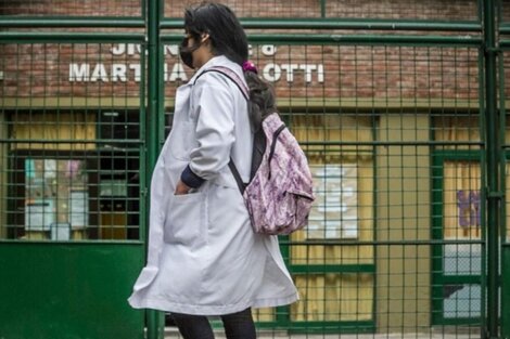 Vuelta a clases: Ciudad elimina protocolos en las aulas y no aislarán a las burbujas si hay contagios de Covid