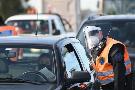 Demoras y controles en los accesos a la Ciudad en el primer día hábil de restricciones