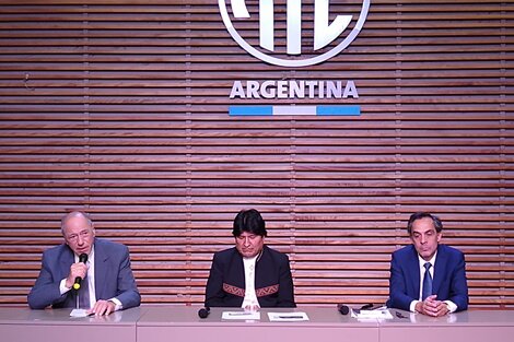 Evo Morales: "Pueden hacer lo que quieran conmigo pero que no destruyan la democracia"