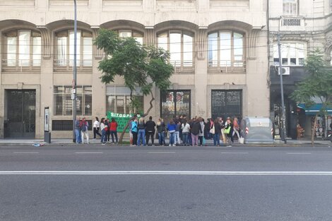 Sigue la protesta de trabajadores de Osplad en Callao al 100