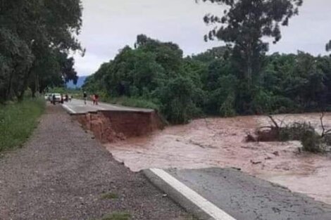 Jujuy: Por las altas lluvias y la crecida del rio San Lorenzo tuvieron que evacuar familias