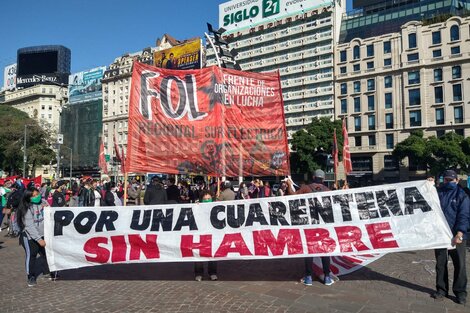 Movimientos sociales realizan una protesta en el centro porteño